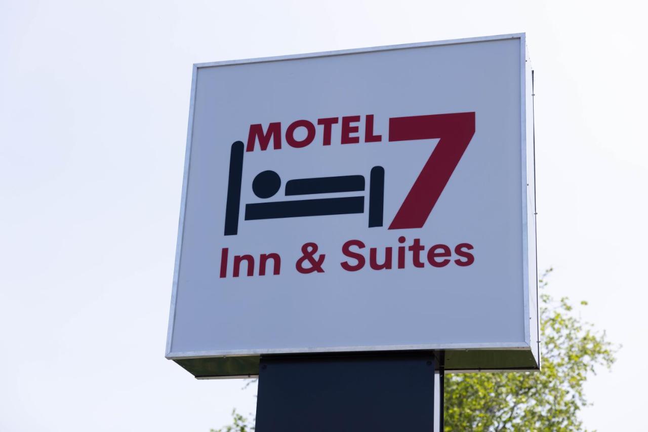 Motel 7 Inn & Suites Beresford Exteriör bild