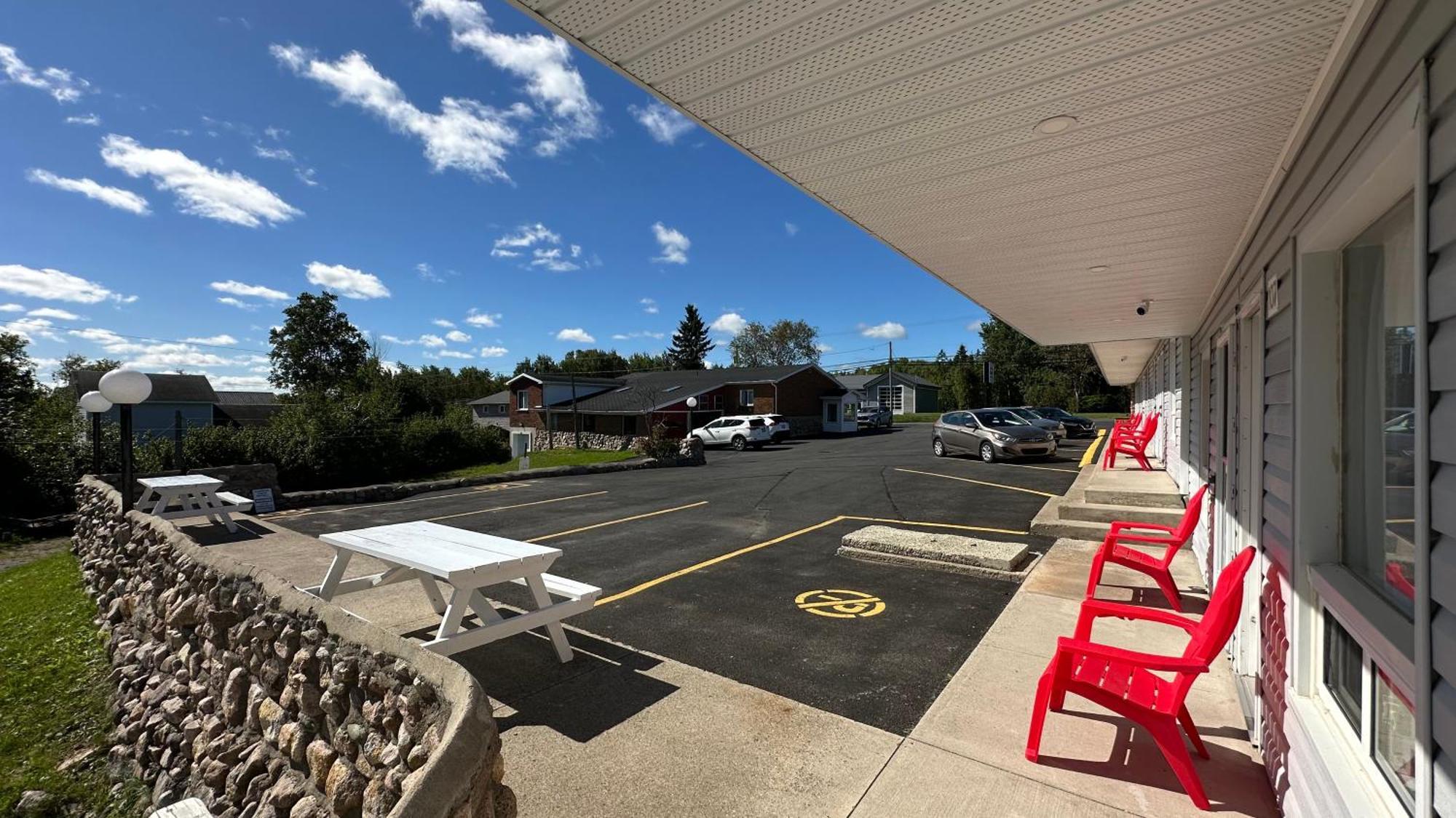 Motel 7 Inn & Suites Beresford Exteriör bild