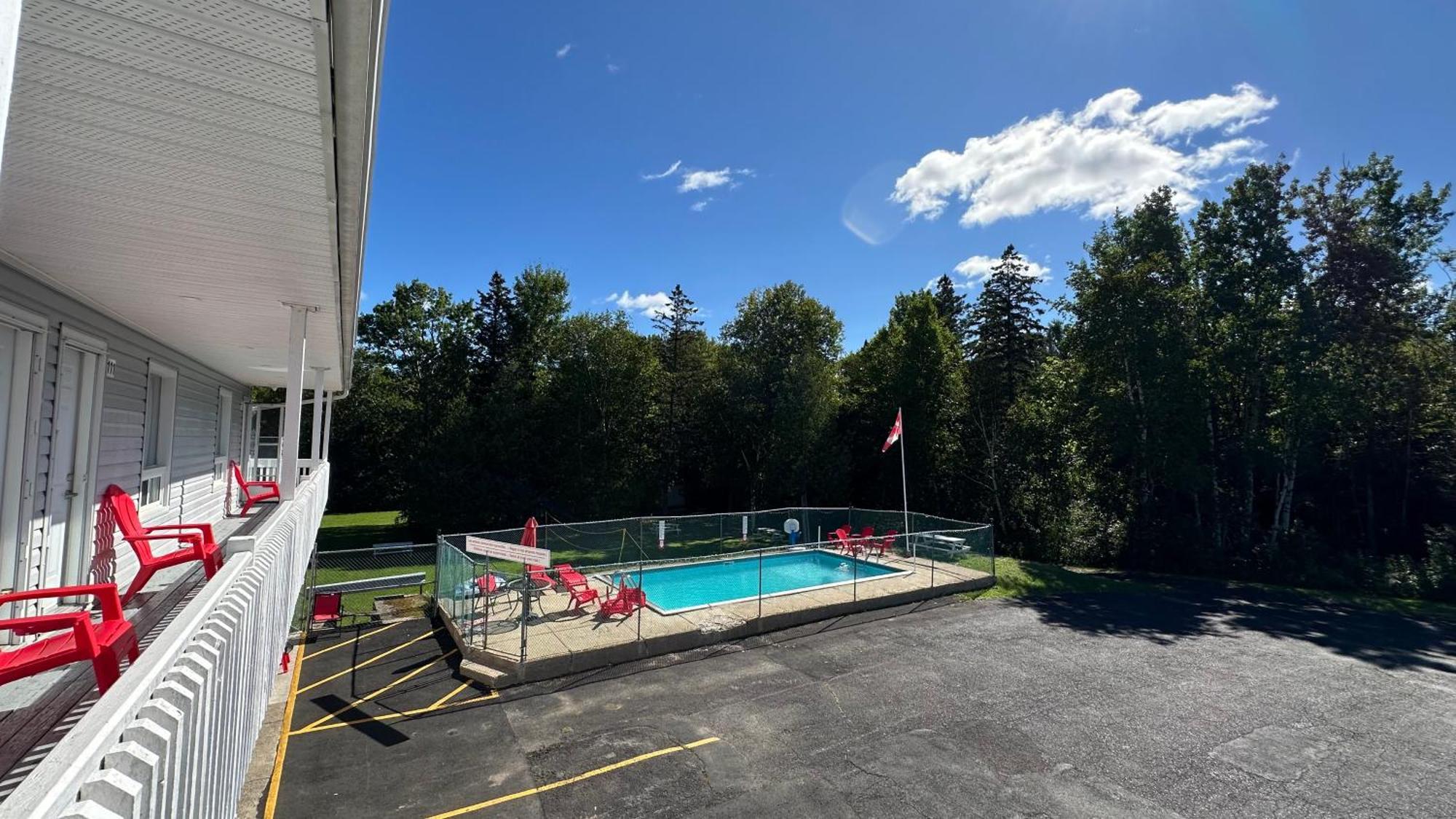 Motel 7 Inn & Suites Beresford Exteriör bild